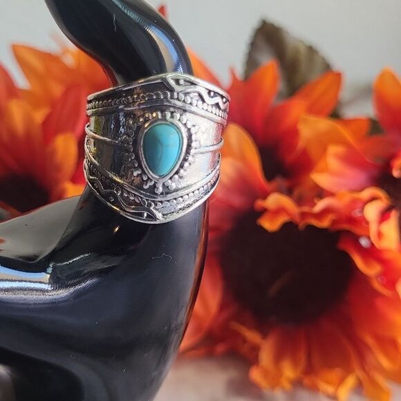 Irregular Band Ring Inlaid with Artificial Turquoise Decorative Bohemian Ring - Picture 3 of 12